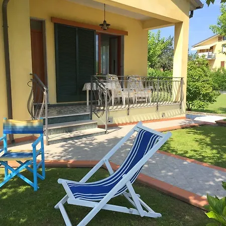 וילה With Garden And Parking Space Near The Tuscan Coast Massa