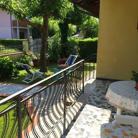 With Garden And Parking Space Near The Tuscan Coast Massa