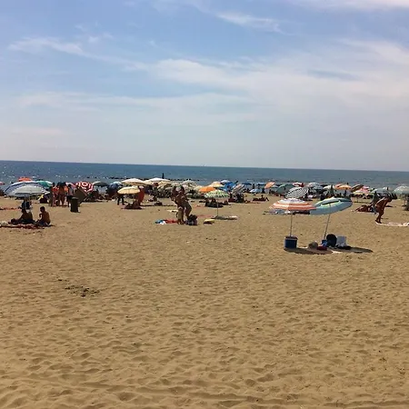 With Garden And Parking Space Near The Tuscan Coast וילה Massa